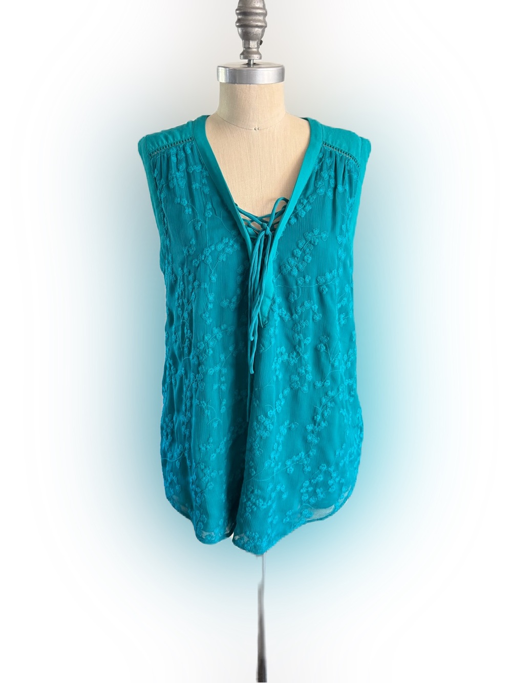 Maeve Anthropologie Sleeveless Lined Teal Blouse With Embroidered Flowers. 10
